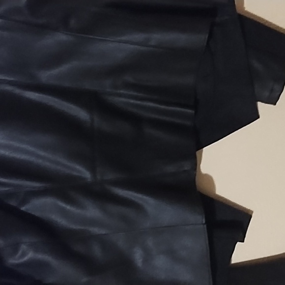 BAGATELLE BLACK VEGAN LEATHER JACKET. - Picture 4 of 8